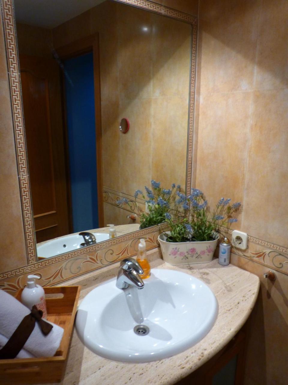 Apartamento Sanse Apartment San Sebastian de los Reyes Luaran gambar